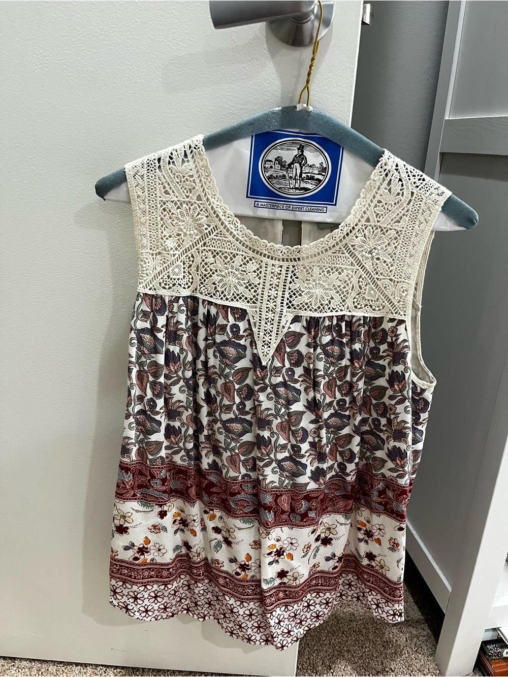 Maeve by Anthropologie XS Cream Crochet Yoke Floral Top with Burgundy Accents